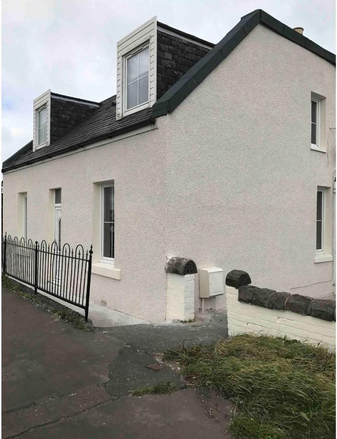 4 Bed Bungalow Near Airport Edinburg Exteriör bild
