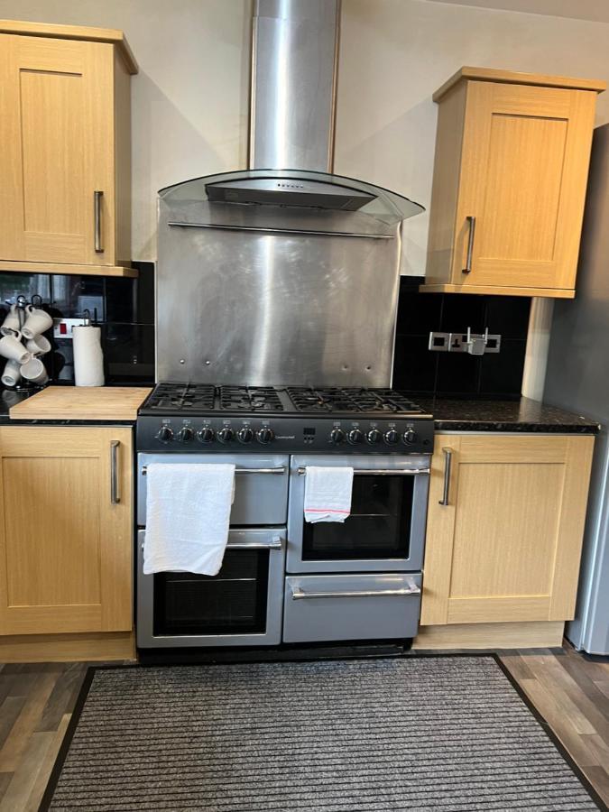4 Bed Bungalow Near Airport Edinburg Exteriör bild