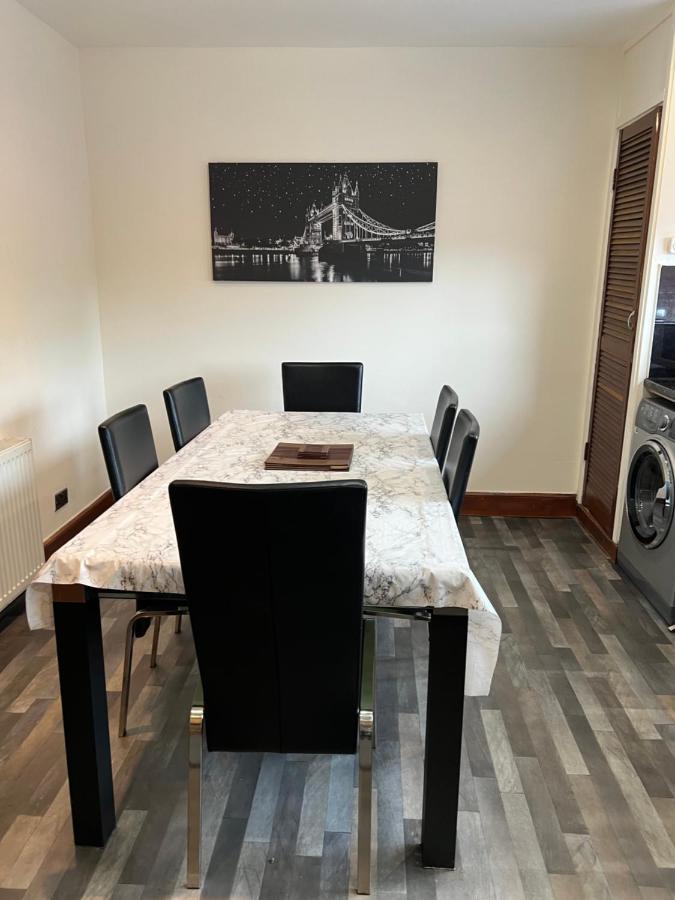 4 Bed Bungalow Near Airport Edinburg Exteriör bild