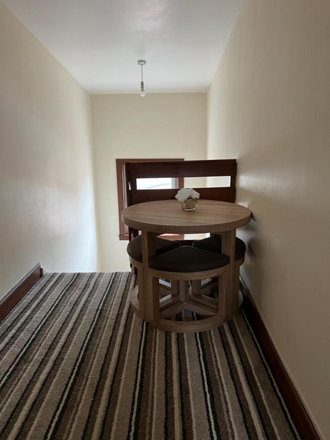 4 Bed Bungalow Near Airport Edinburg Exteriör bild