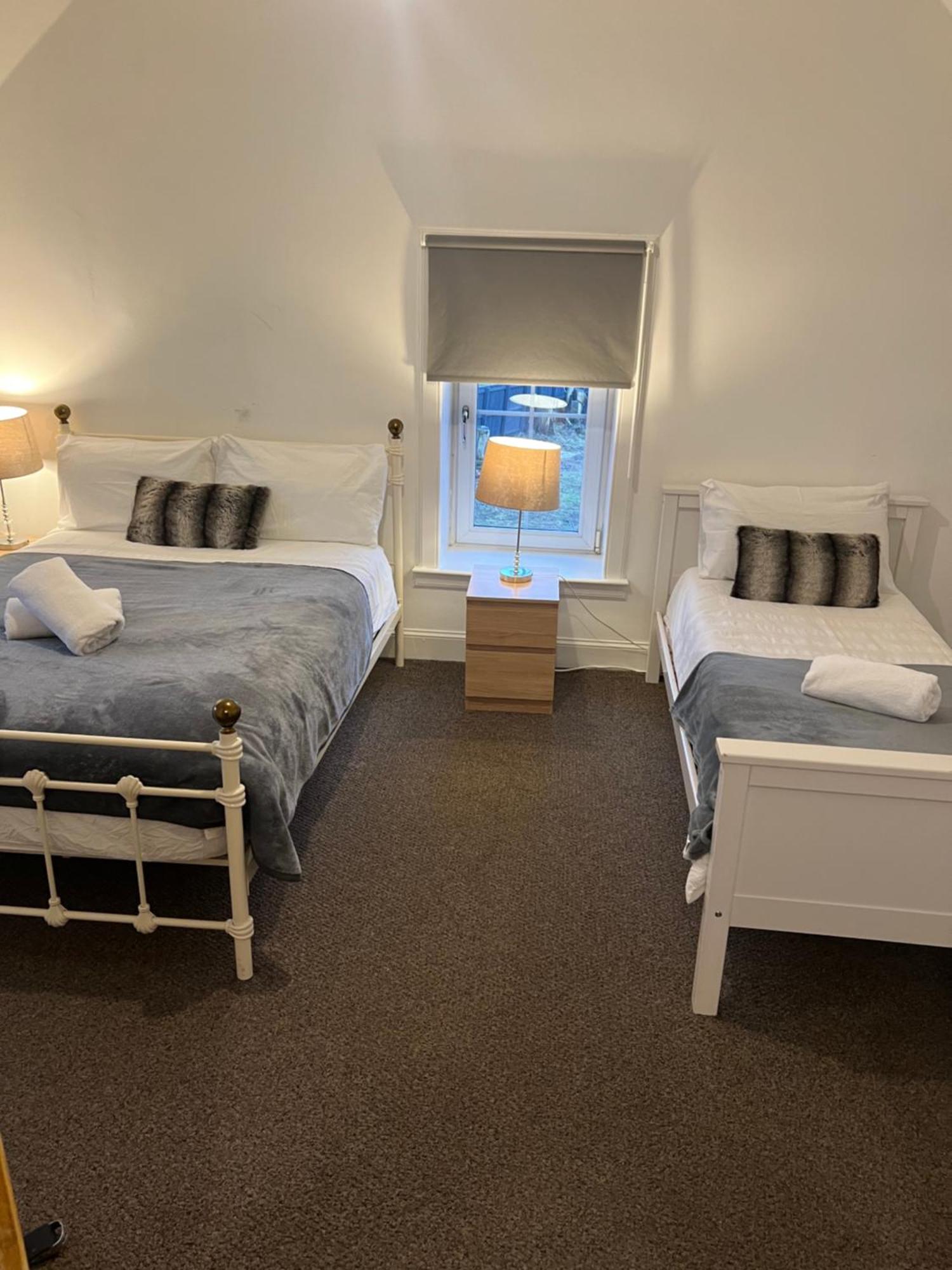4 Bed Bungalow Near Airport Edinburg Exteriör bild