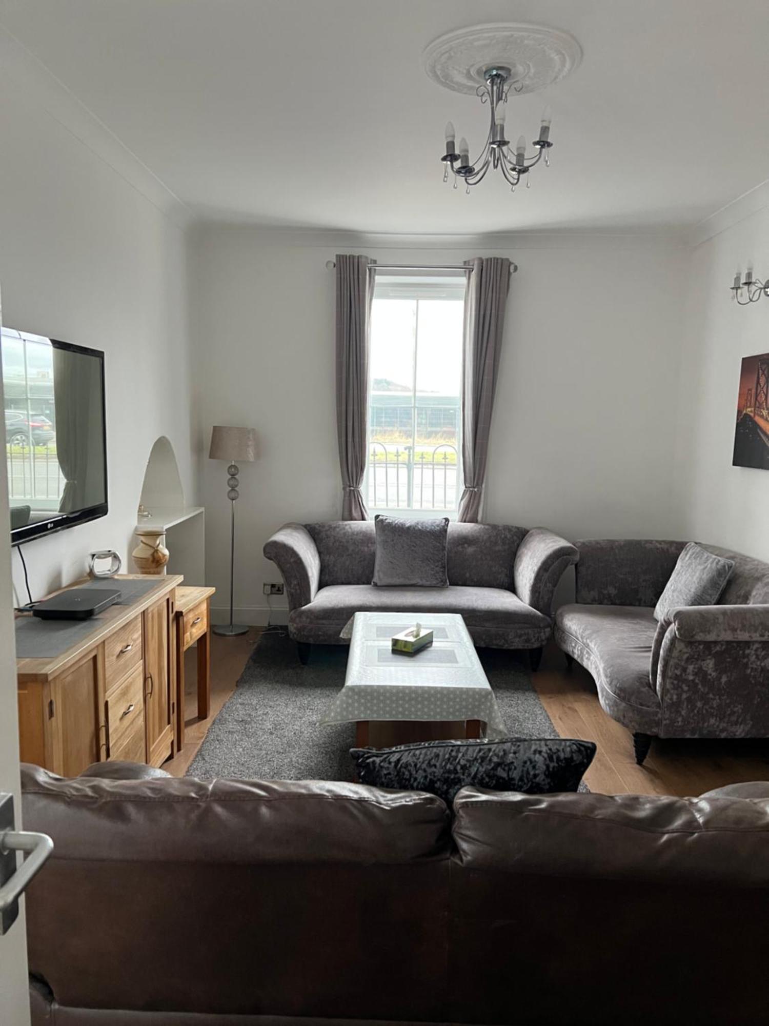 4 Bed Bungalow Near Airport Edinburg Exteriör bild