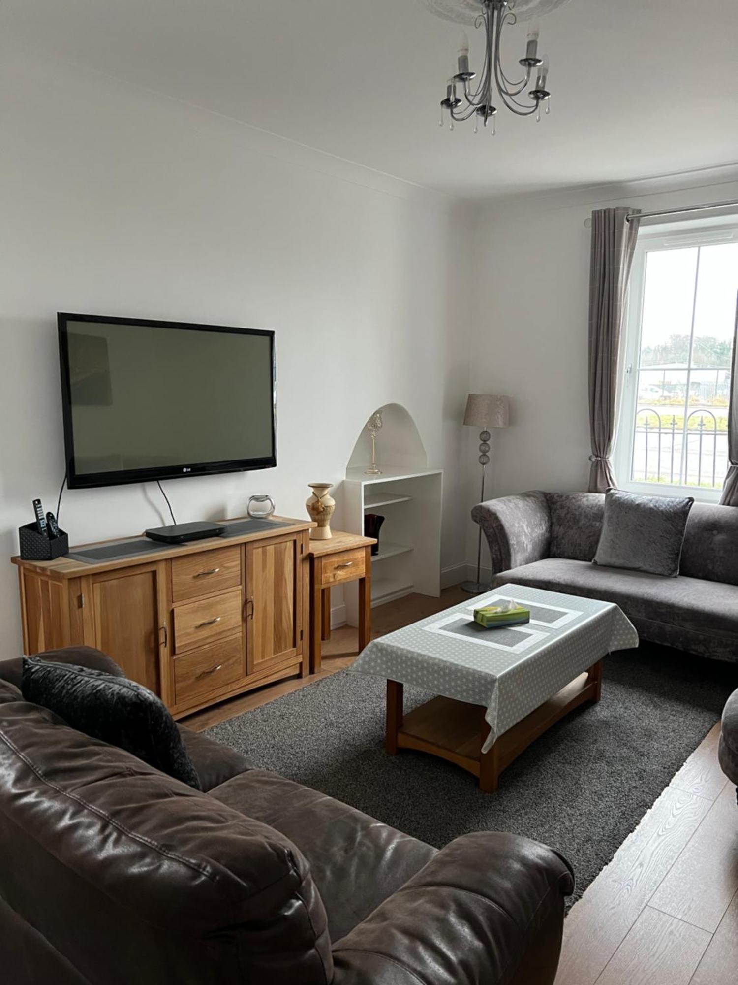 4 Bed Bungalow Near Airport Edinburg Exteriör bild
